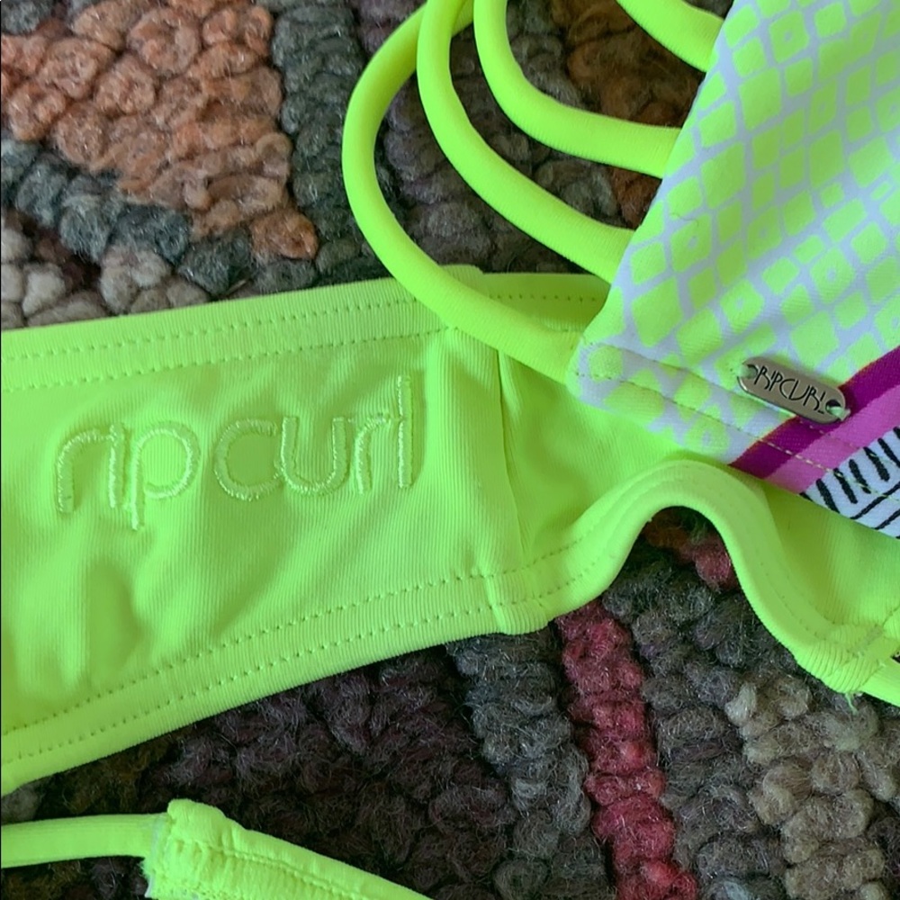 Ripcurl Bikini - Picture 3 of 7